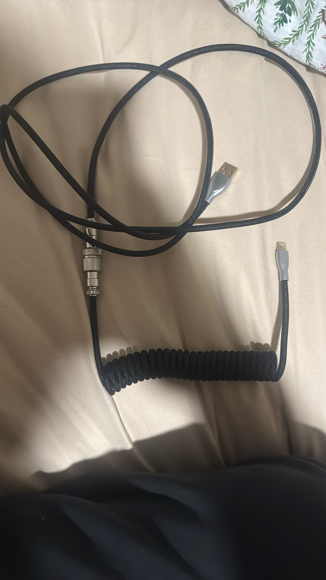 Coiled cable for keyboard