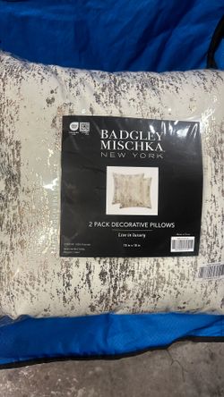Badgley Mischka New York  2 Pack decorative pillows