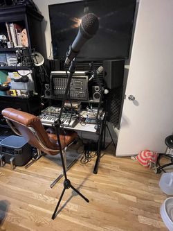 BOOM Stand Mic Clip holder Studio Arm Adjustable Foldable Tripod (NEW) 2 FOR SALE