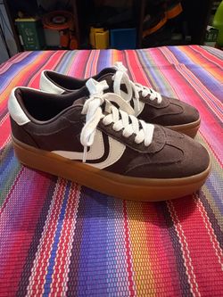 Steve Madden | Shoes | Steve Madden Leather Upper Sneakers size 9