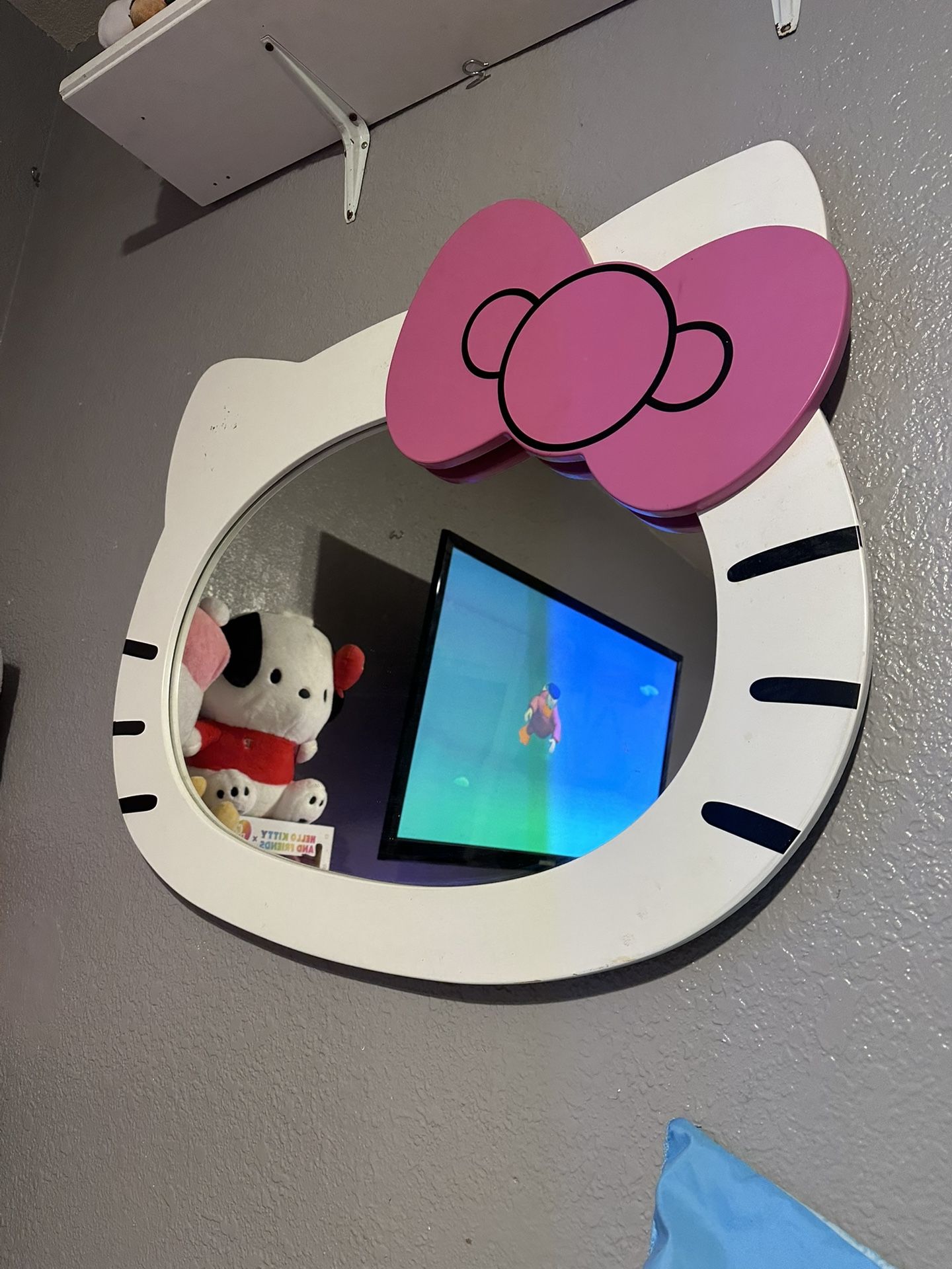 Hello Kitty Mirror
