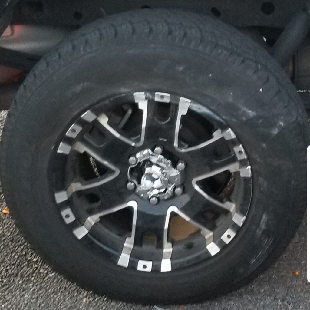 4- F150- Rims with A/T tires 265 70 r 17 4 months old