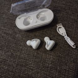 New White Wireless Earbuds 