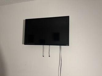 32” TV