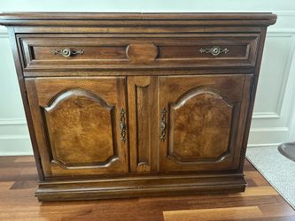 Vintage Thomasville burled wood flip-top server/bar cabinet