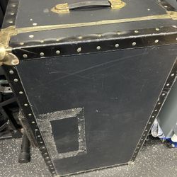 Large Foot Locker 38βLx28βHx28βW