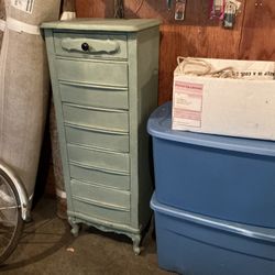 Dresser - Vintage Tall Lingerie Dresser w/ 5 drawers . Heavy Solid Wood In Excellent Condition. Nice Piece To Restore Or Use As Is.