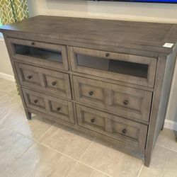 Media Chest