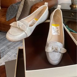 New Joan and David Silver/grey Flats 7.5M
