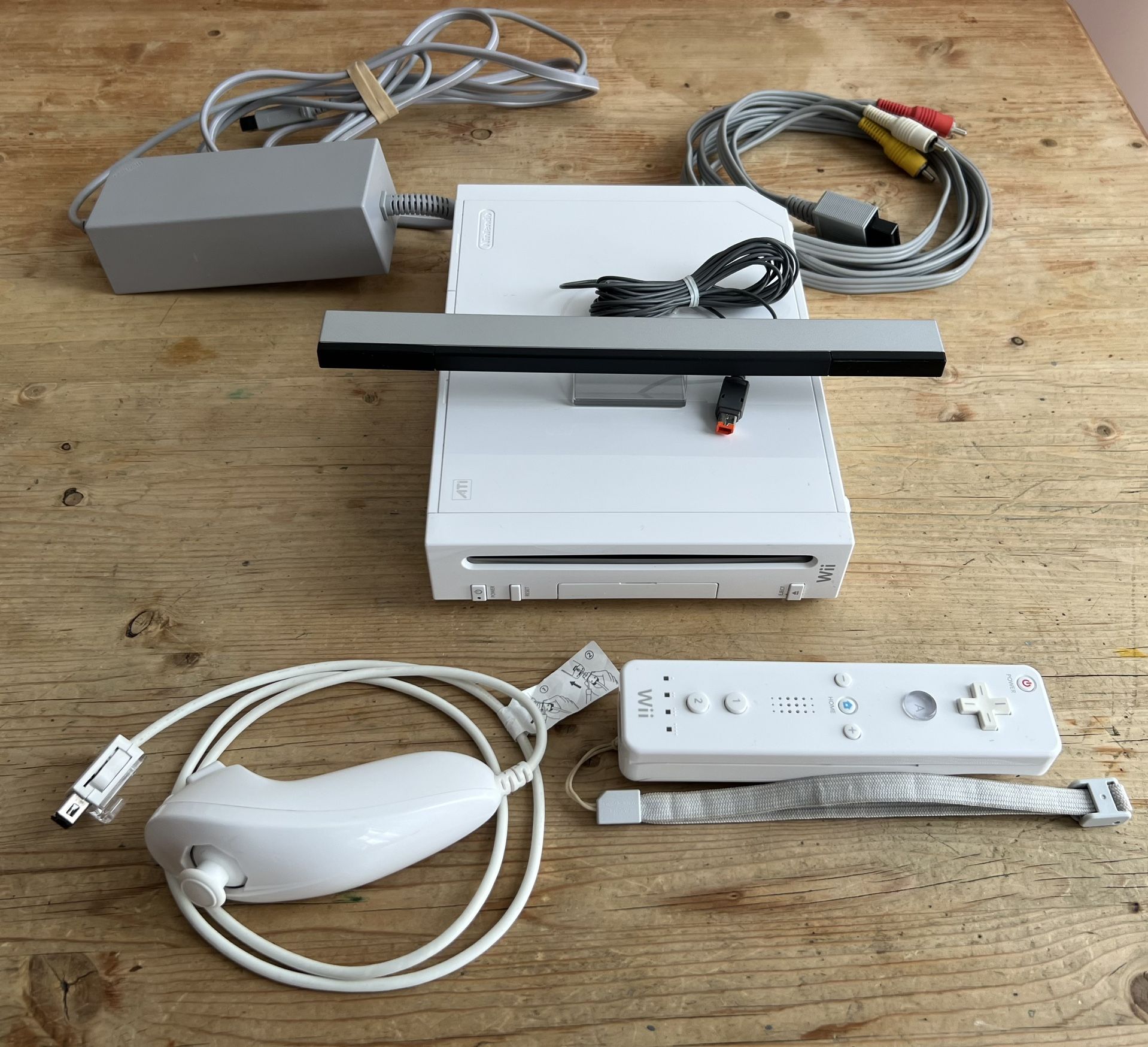 Nintendo Wii White Console & Accessories