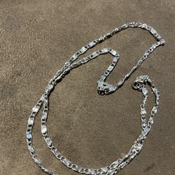 Silver chain 22”