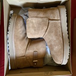 Uggs Bailey Belt Size 7 Women