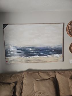 Beautiful canvas, it's painting of the ocean. Imperfect condition.