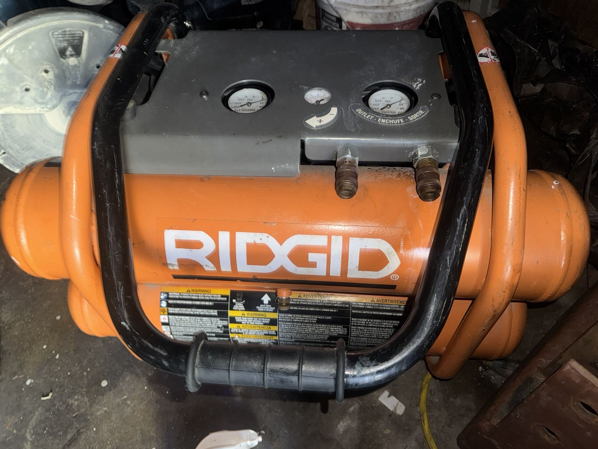 Ridgid 5 Gallon Air Compressor 