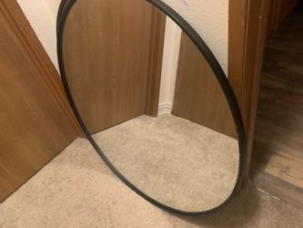 Round mirror