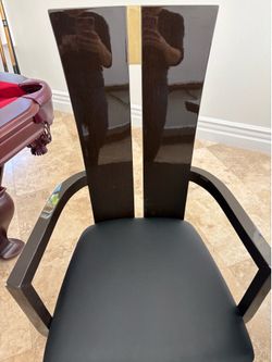Cantoni Tae and Chairs