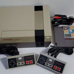 Nintendo NES Bundle With Super Mario Bros Games