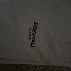 Size large essentials pants  with bags and tags