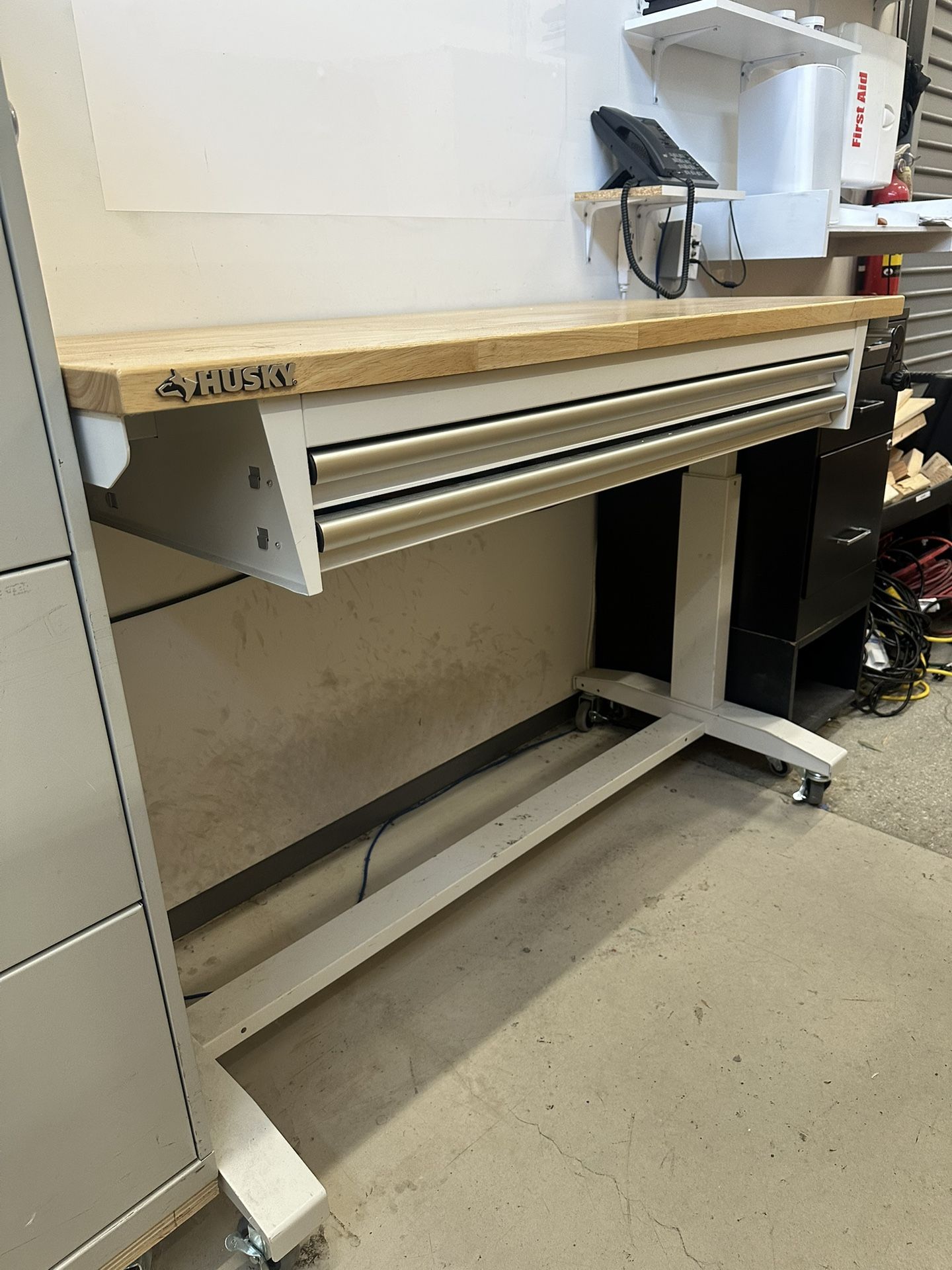 usky Solid Wood Workbench / Work Table on Wheels – Heavy Duty