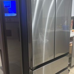 Refrigerator 
