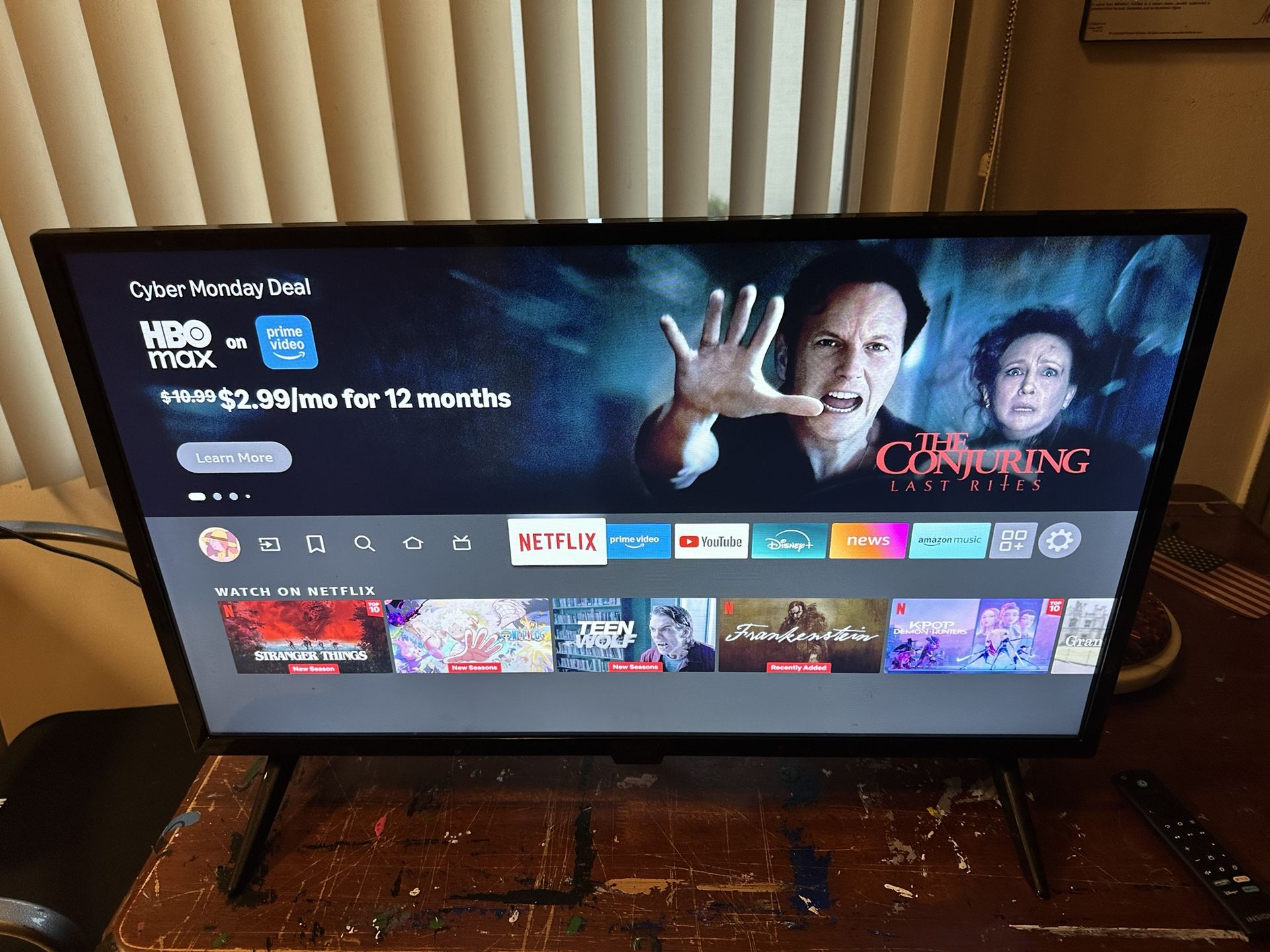 32 Inch Insignia TV Full HD with Remote