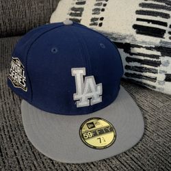 LA DODGERS FITTED HAT SIZE 7 AND 1/4
