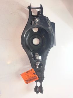 21-24 TOYOTA RAV4 REAR RH SIDE LOWER CONTROL ARM SPRING PERCH OEM