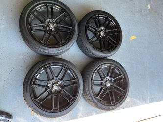 Toyota Corolla wheels and tires