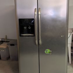 Refrigerator 