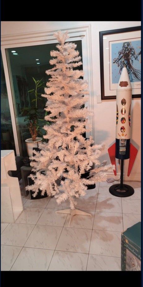 6ft White Christmas Tree