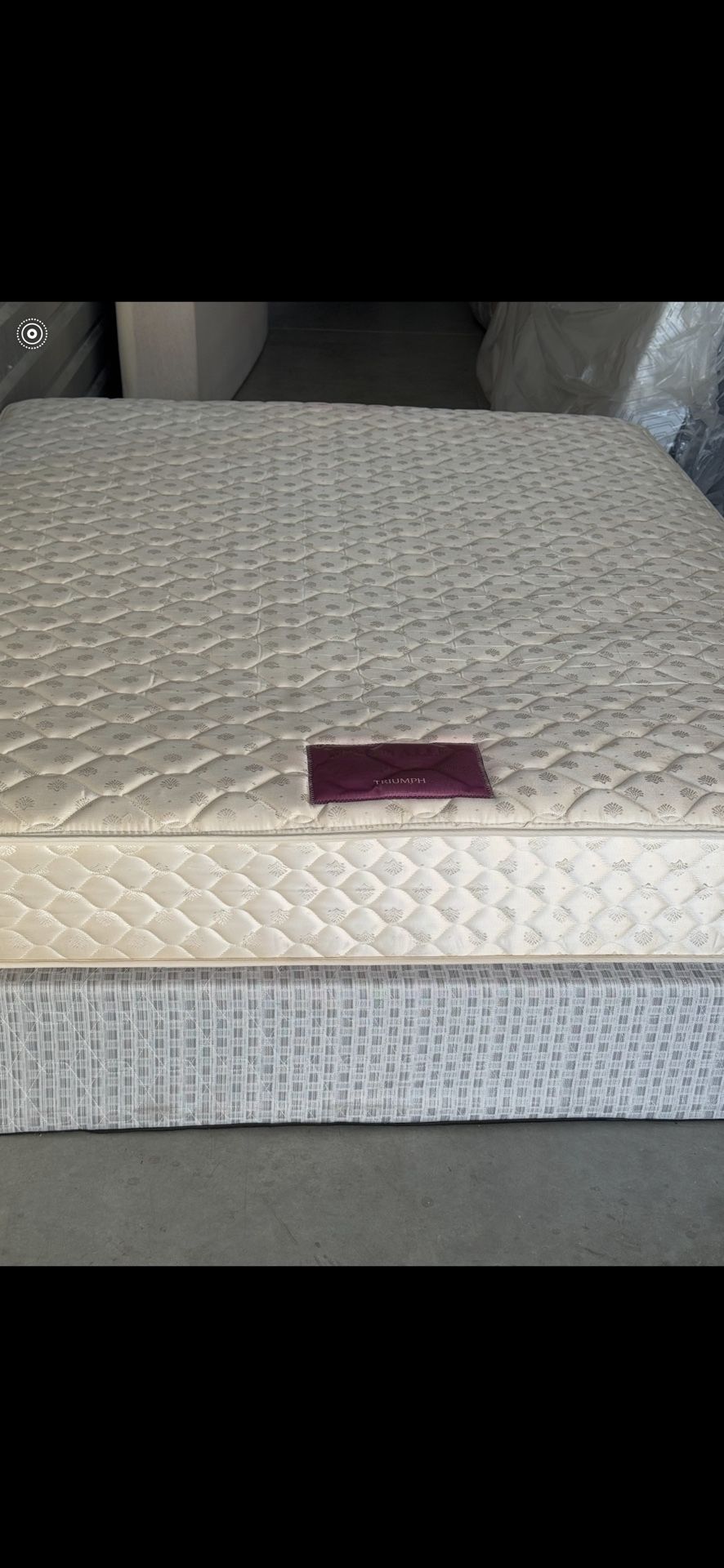 USED QUEEN SIZE MATTRESS WITH BOX SPRING DELIVERY 🚚 AVAILABLE
