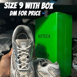 Bottegas Veneta Size 9 Accept Trades 