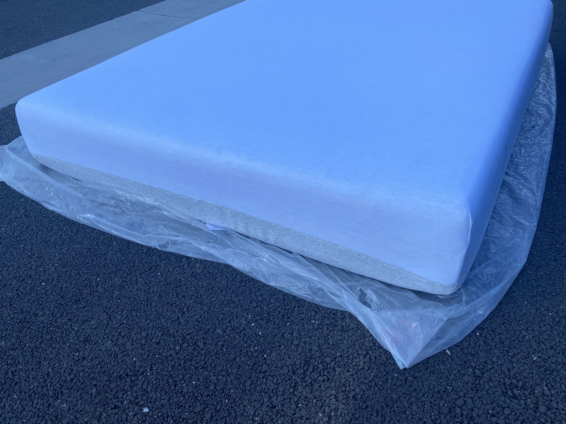 Lightly Used Casper Wave California King Size Mattress ! Cal King Mattress ! Hybrid Mattress ! Cali King Mattress ! Free delivery