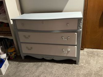 Vintage dresser