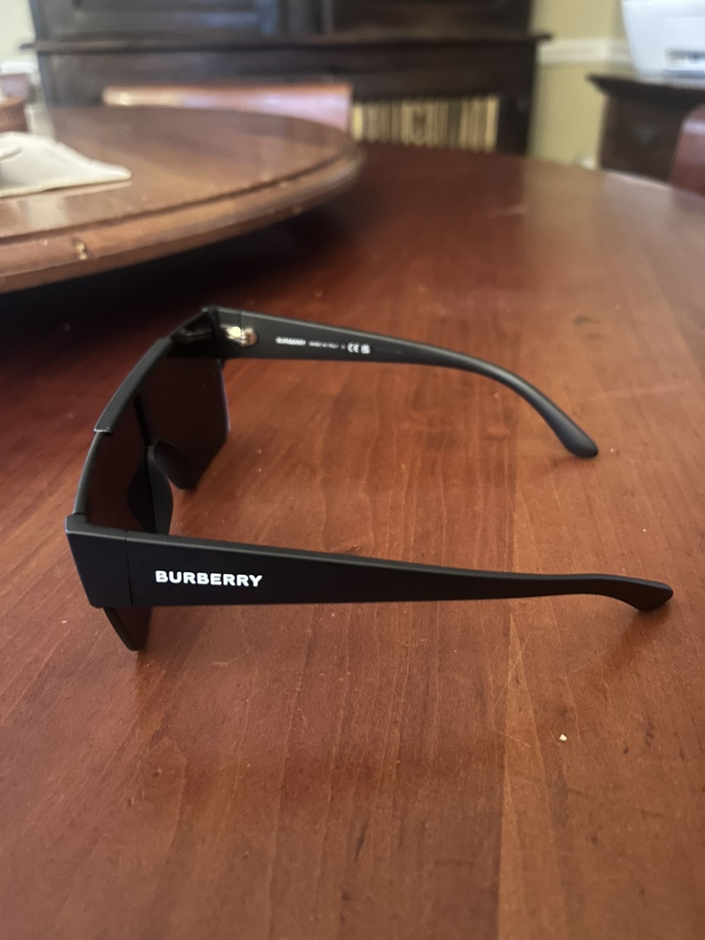 Burberry sun glasses