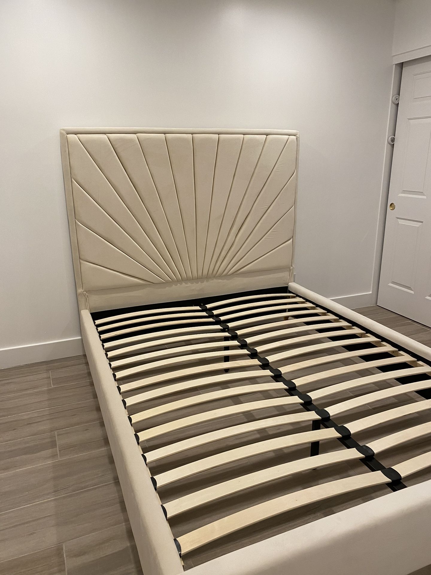 Full/queen Bed frame