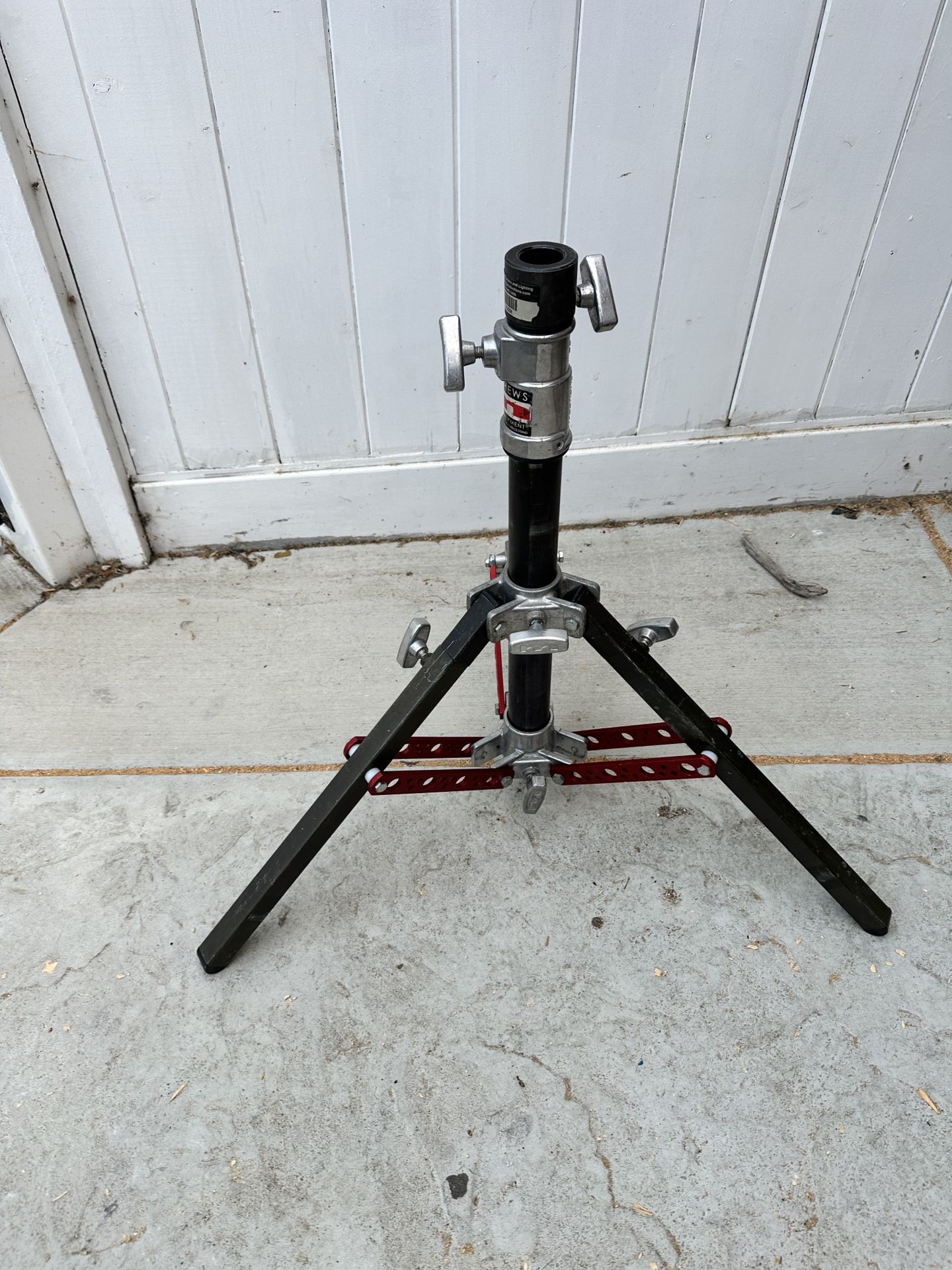 Matthews Slider Stand