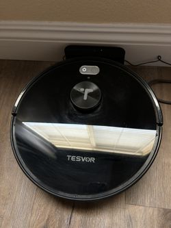 Robot Vacuum with Home Base