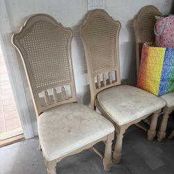 6 Chairs 