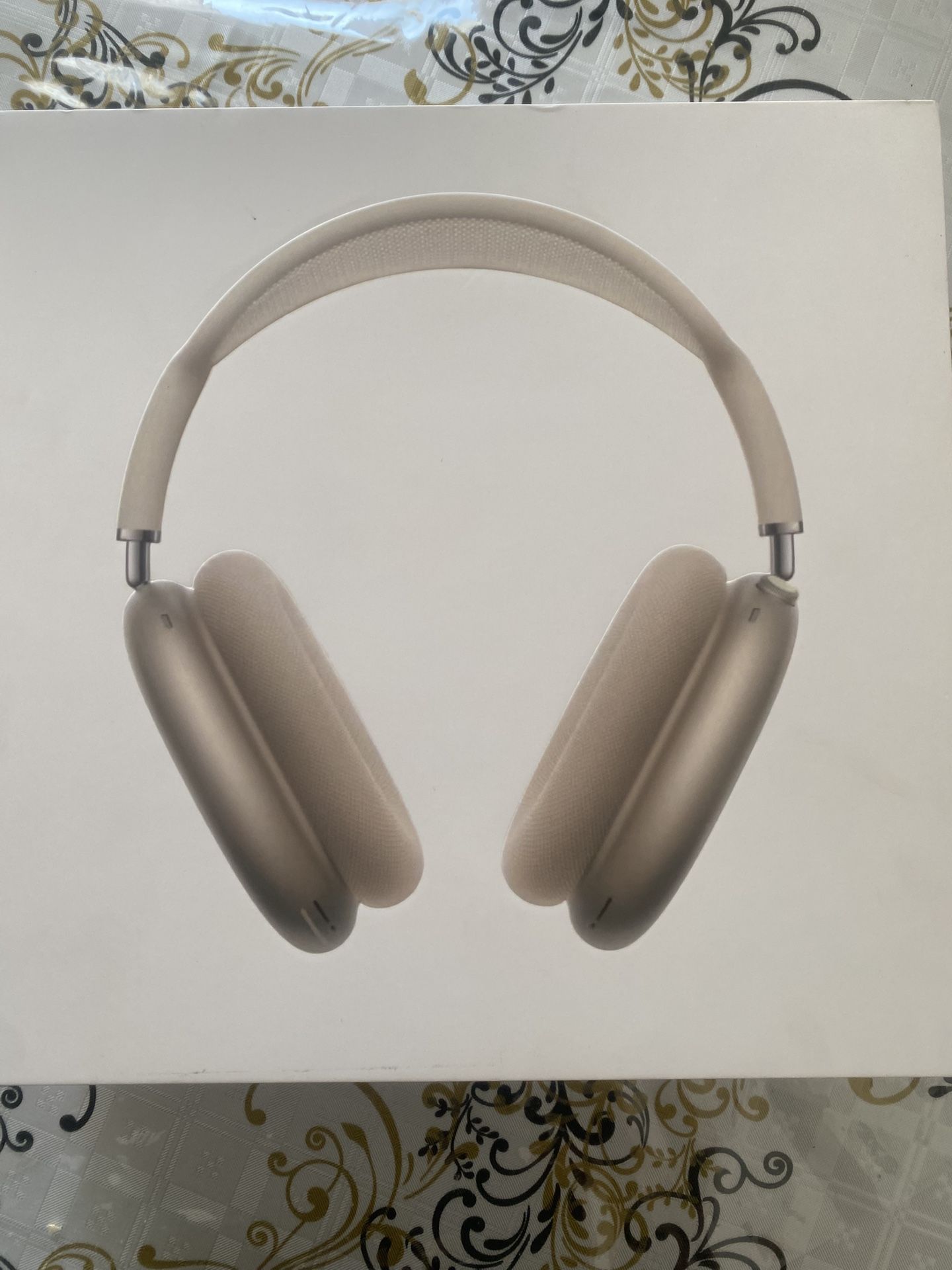 AirPods Max Wireless Headphones (USED)