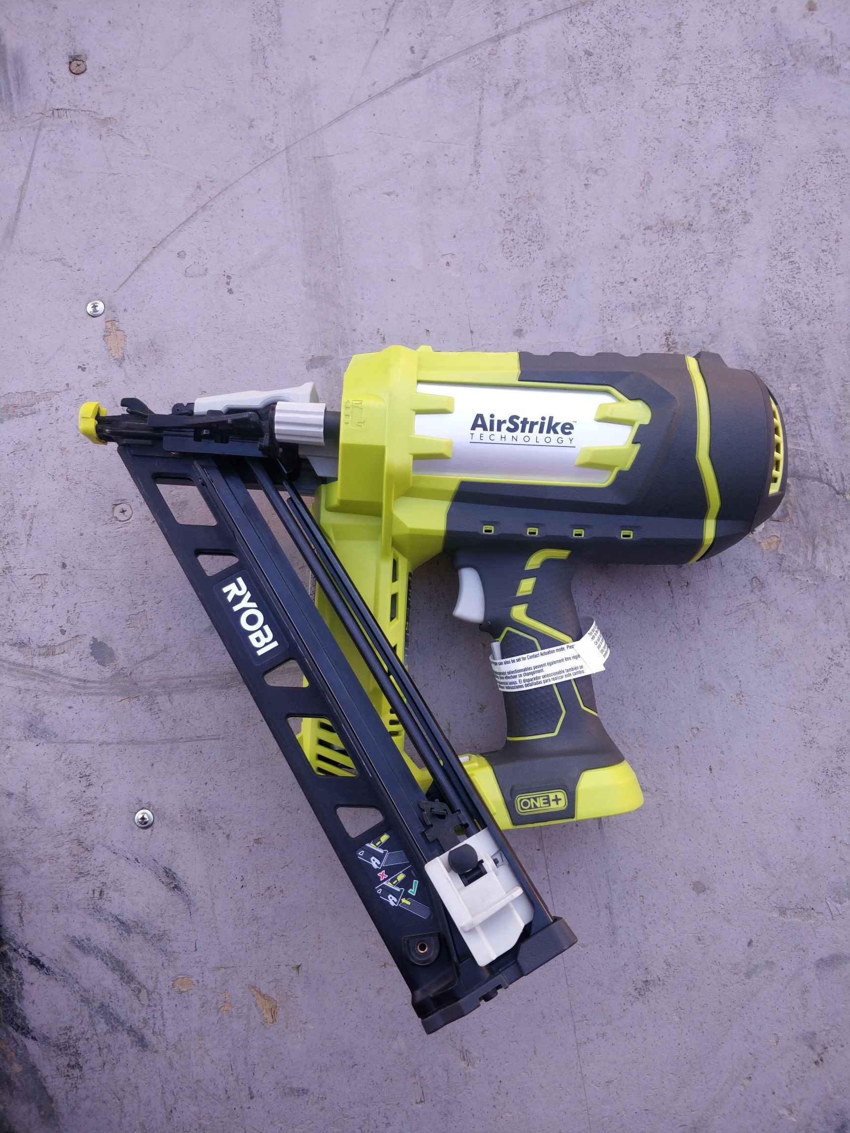 Ryobi 15 gauge cordless nailgun ( tool only )