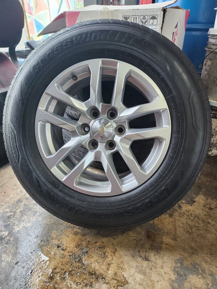 Set De Rines Ysados Chevy Silverado 18" CON Gomas.