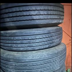 NEW MICHELIN 255/80R 22.5 SEMI TRUCK TIRES NEED GONE ASAP!!! (READ DESCRIPTION)