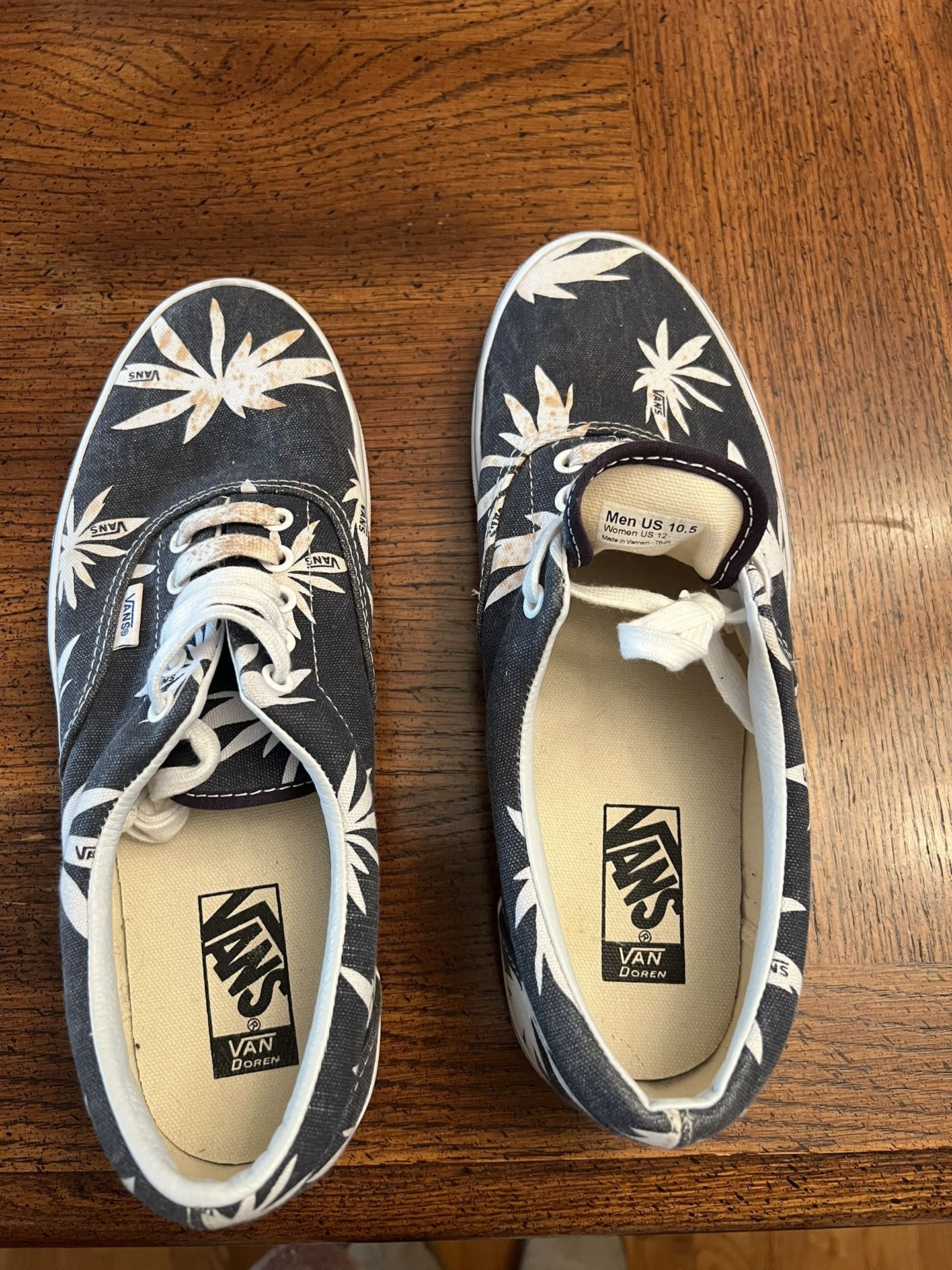 Vans Peace Leaf Old Skool Skate Sneaker