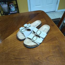 Size 9 Women's Sandals 