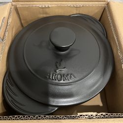 Brand New In Box Ceramic Pot 2.5 Quarts With Matching Lid, 