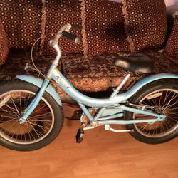20X3.0  Cruiser Giant Gloss Bike For Girls Excellent Condition Tires Tubes Seat Pedals Grips News $165 Firm 