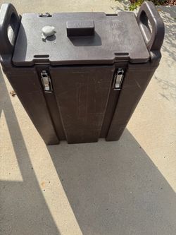 Cambro Insulated Beverage Dispenser