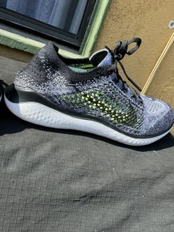 NIKE FREE RN FLYKNIT