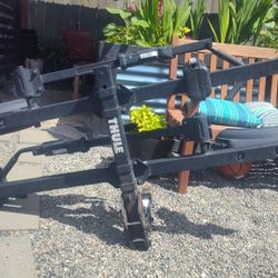 Thule T2 Classic - 2 Bike Rack- With Locks And Keys 